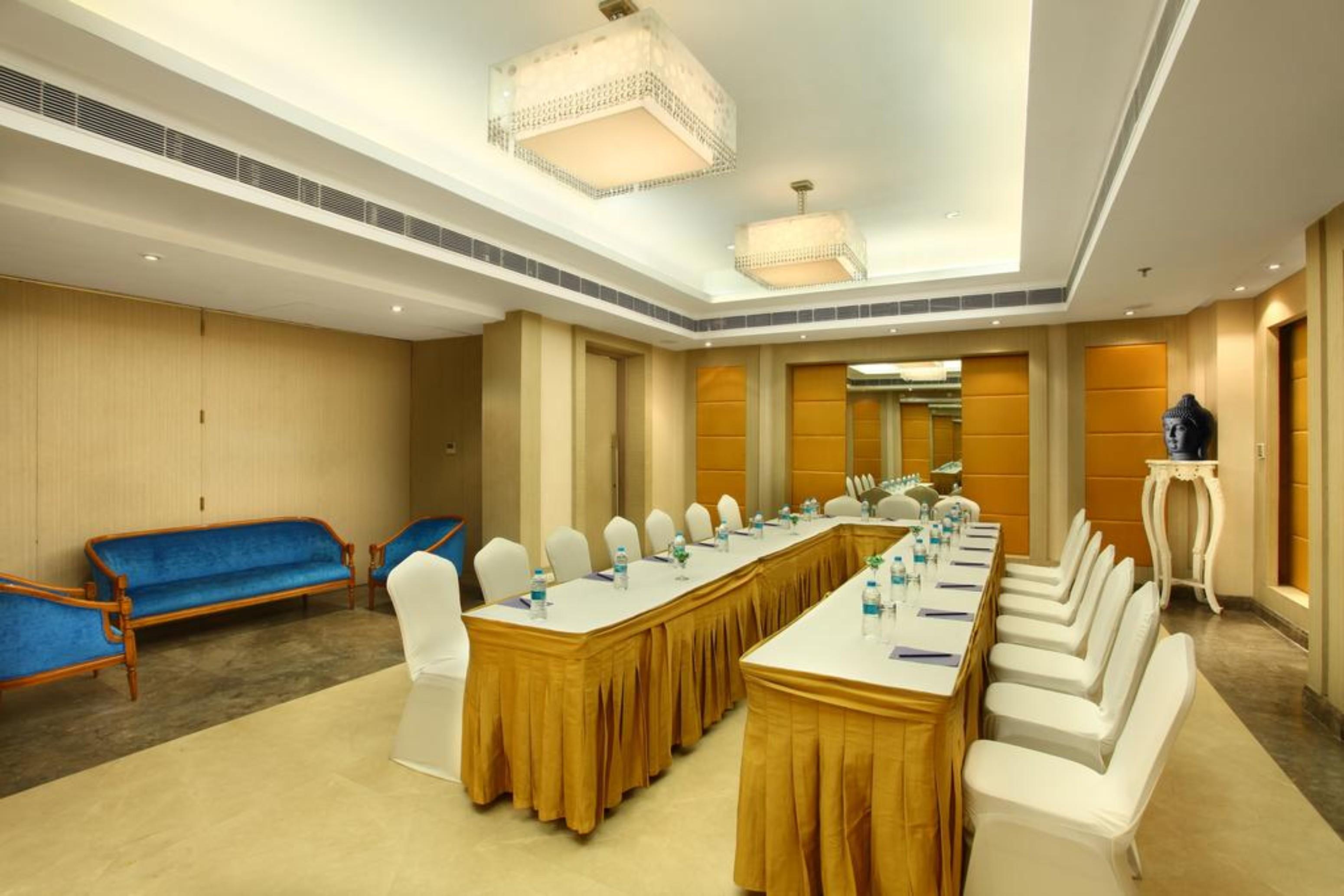 The Ashtan Sarovar Portico New Delhi Eksteriør billede