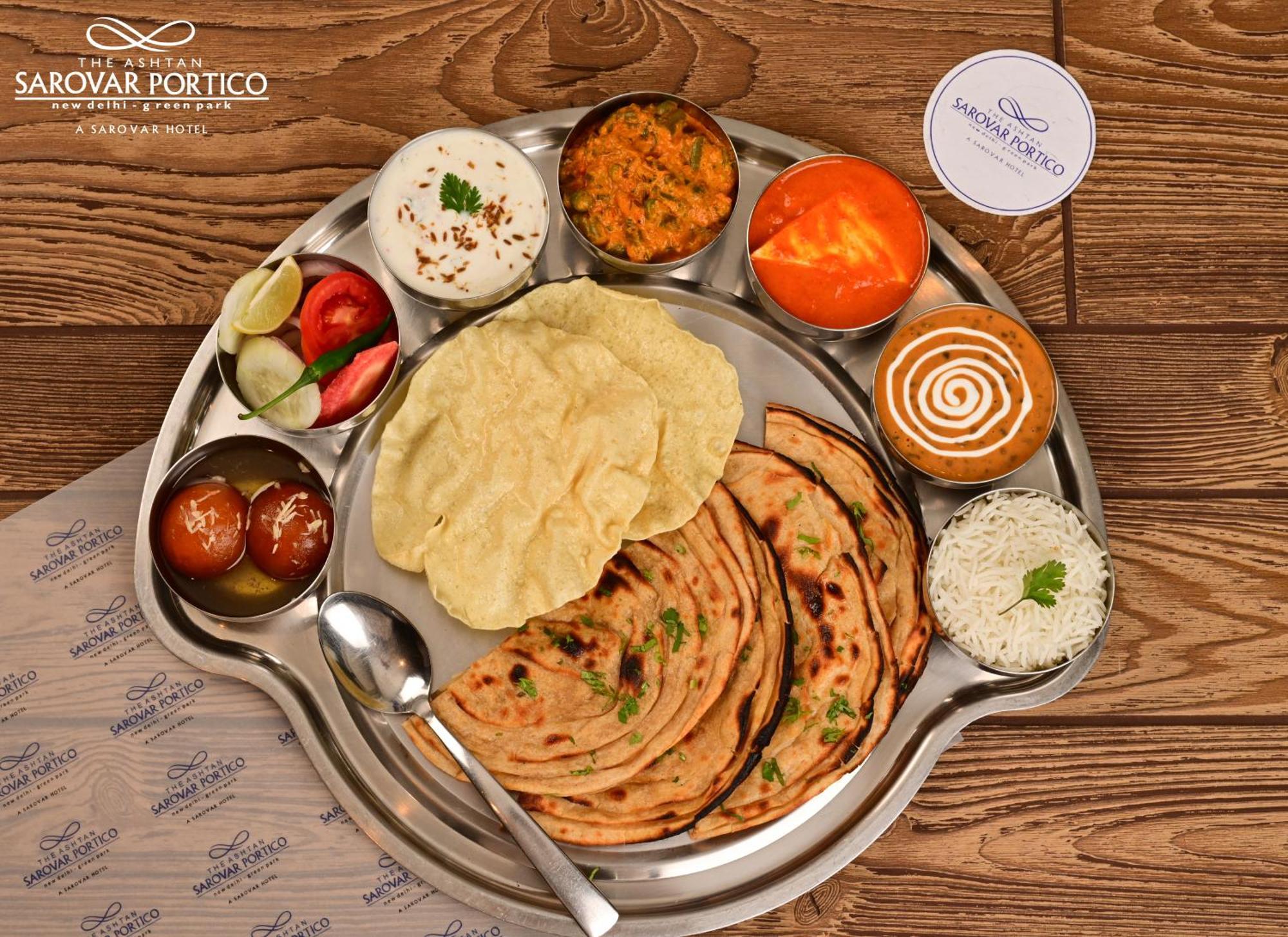 The Ashtan Sarovar Portico New Delhi Eksteriør billede