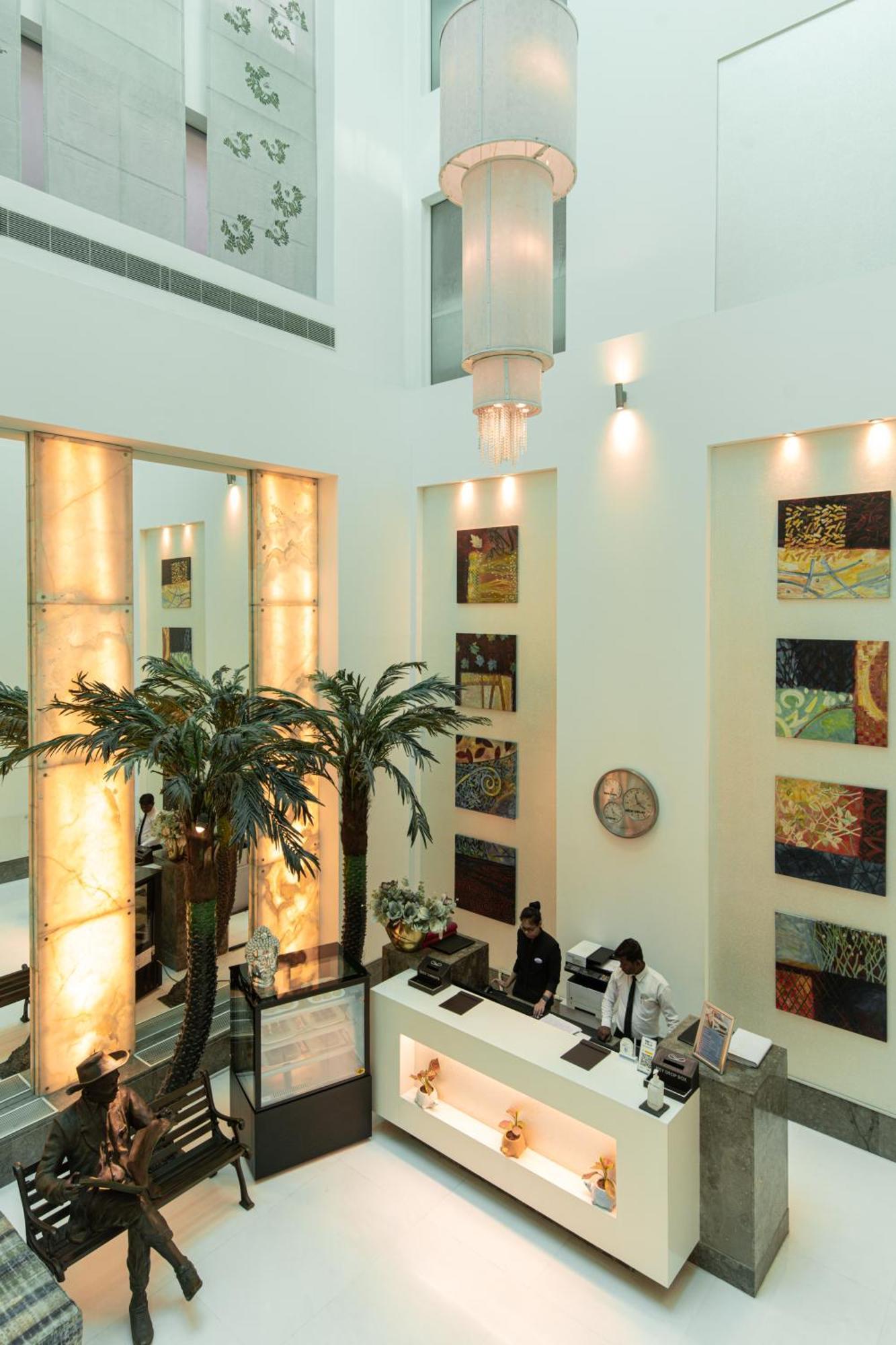 The Ashtan Sarovar Portico New Delhi Eksteriør billede