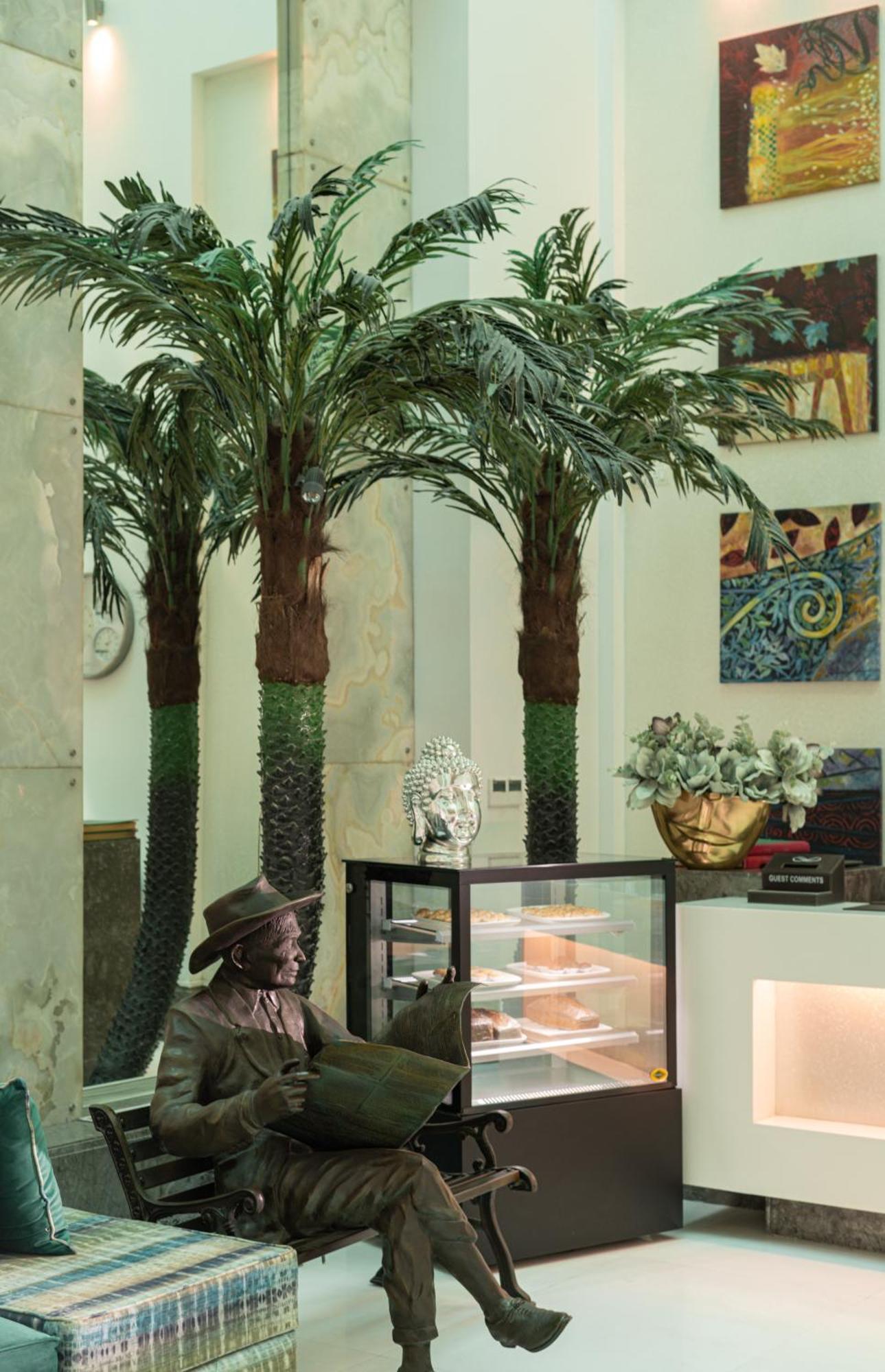The Ashtan Sarovar Portico New Delhi Eksteriør billede