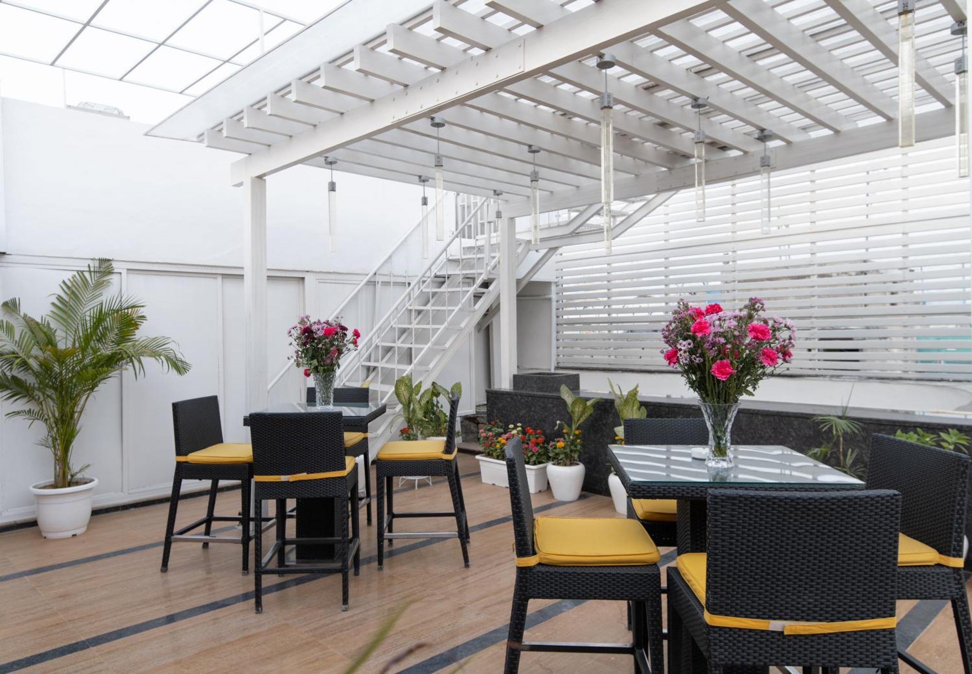 The Ashtan Sarovar Portico New Delhi Eksteriør billede