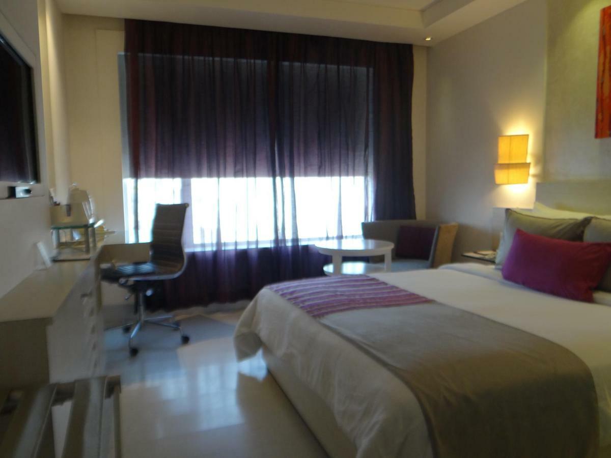 The Ashtan Sarovar Portico New Delhi Eksteriør billede